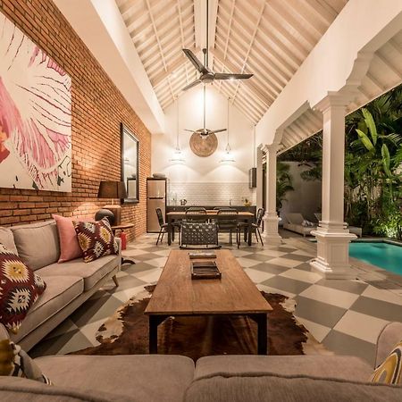 Central 3 Bedroom Villa Close To Seminyak Beach Kültér fotó